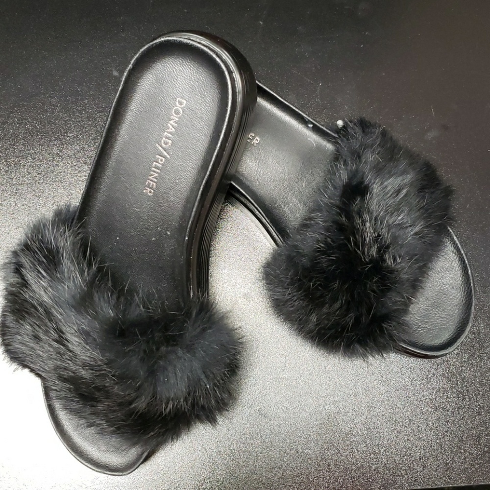 Donald Pliner Slides